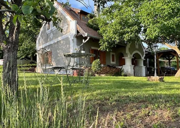 Am Weinberg By Interhome בית נופש Köveskál